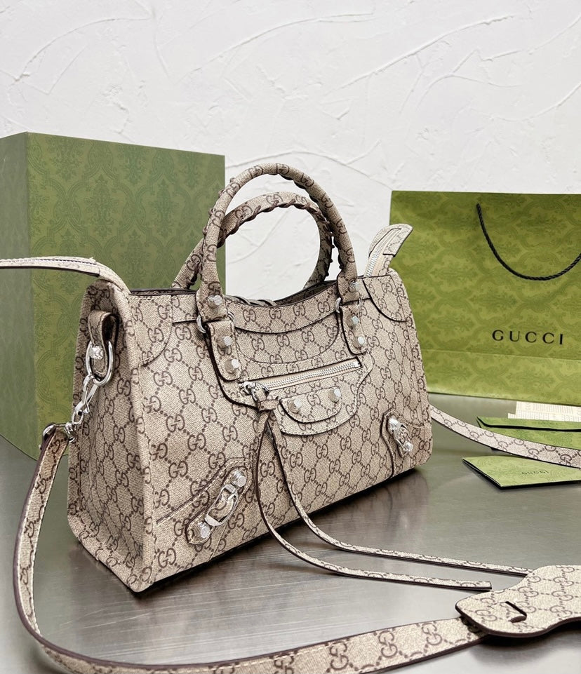 Gucci Woman Shoulder Bag Style 11