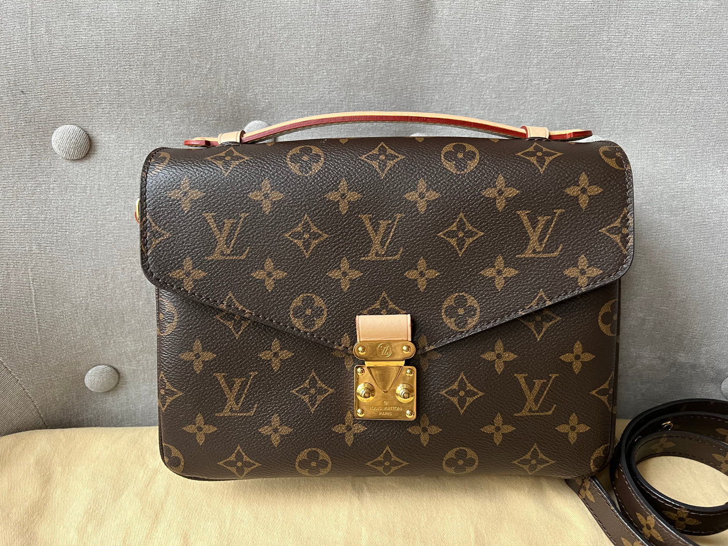 Louis Vuitton Pochette Metis Monogram (RRP £1,830) Clutch