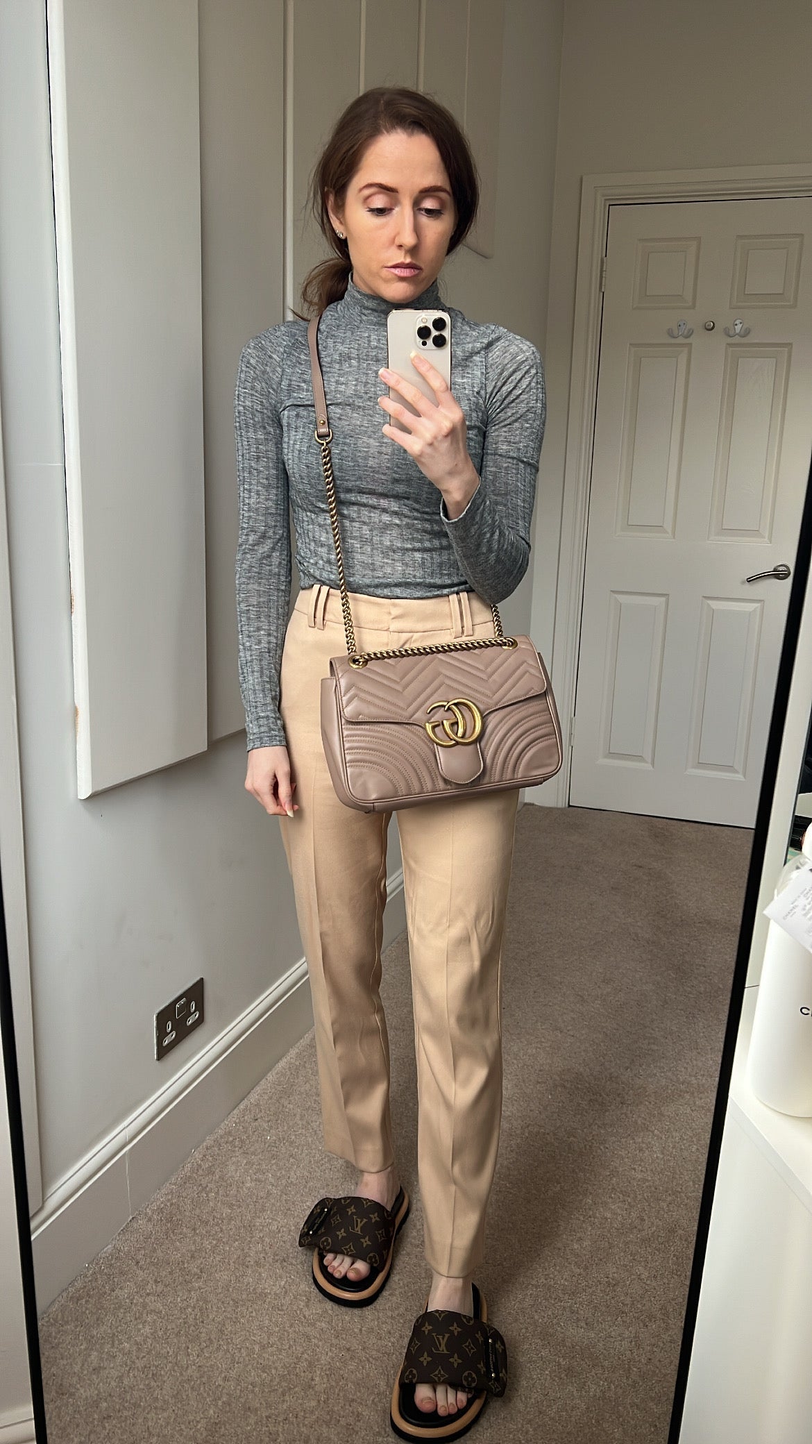 Gucci Chain Leather Shoulder Bag