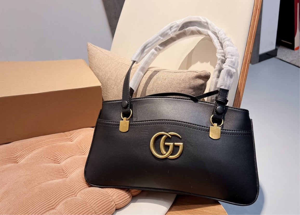 Gucci Woman Handbag Style 11