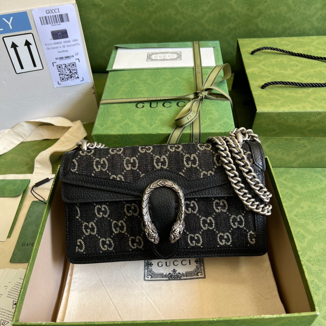 Gucci Chain Leather Shoulder Bag