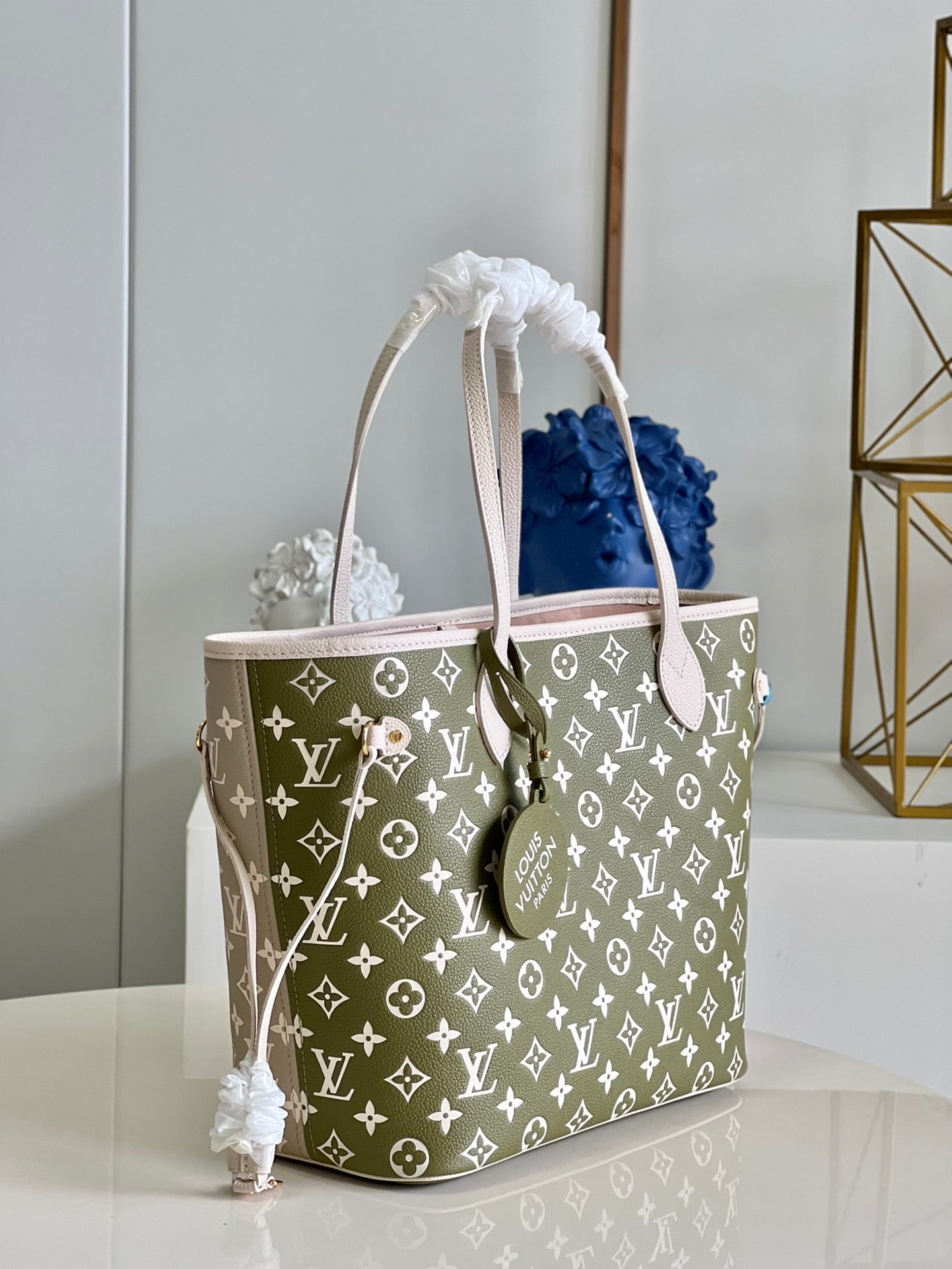 Louis Vuitton Neverfull MM Tote Bag