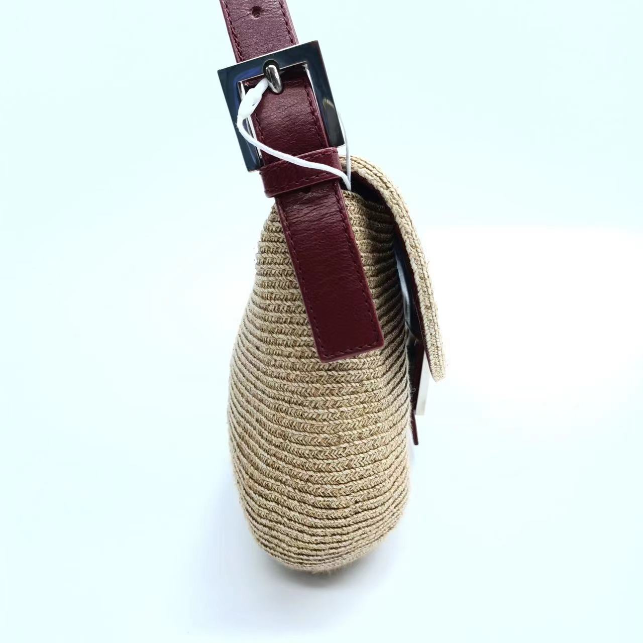 Fendi Baguette Straw Raffia bag with leather lining