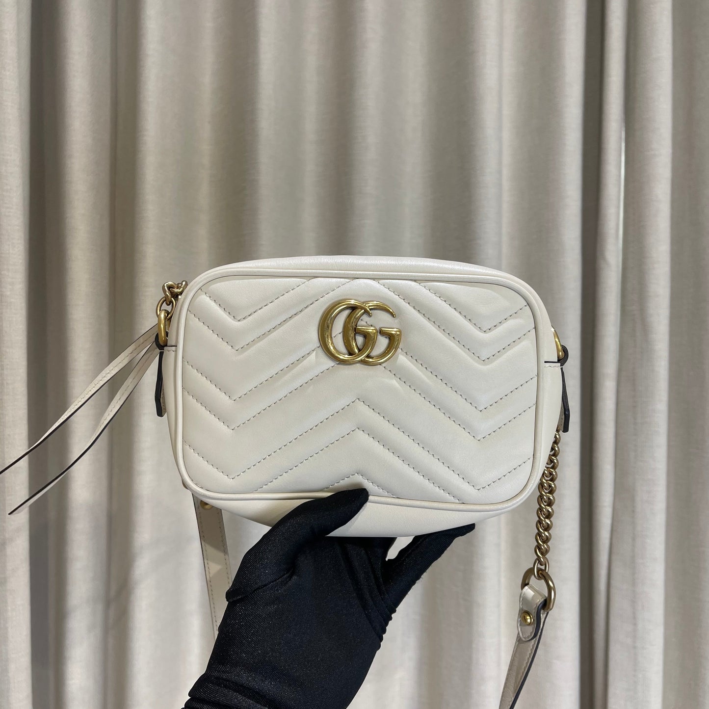 Gucci Chain Leather Shoulder Bag