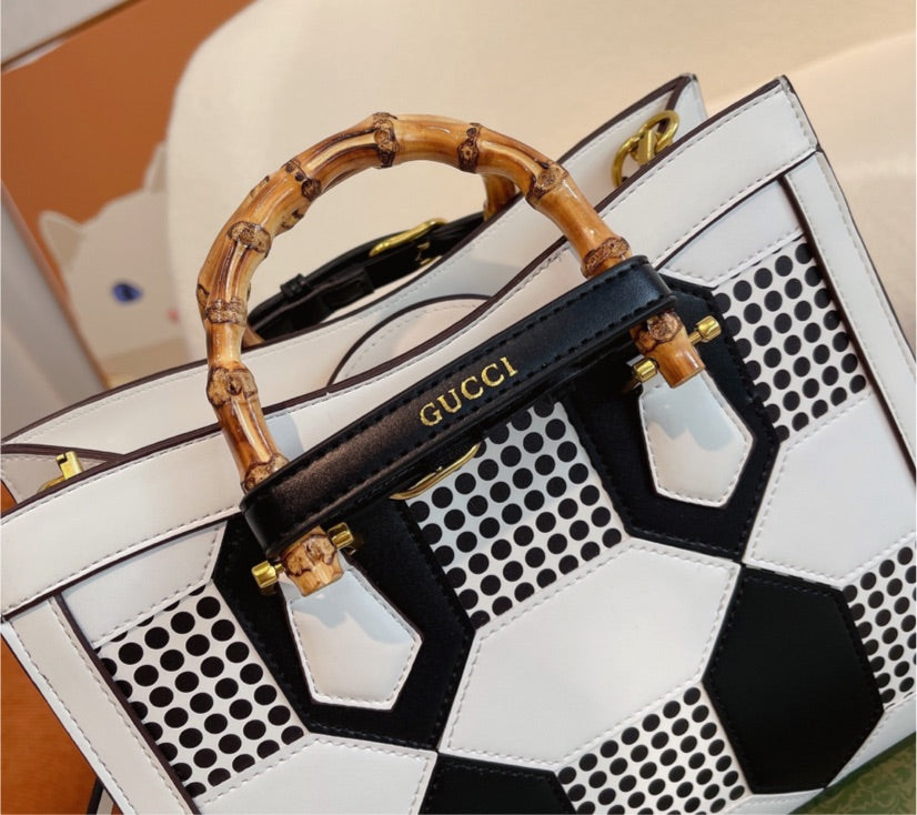 Gucci Woman Handbag Style 8