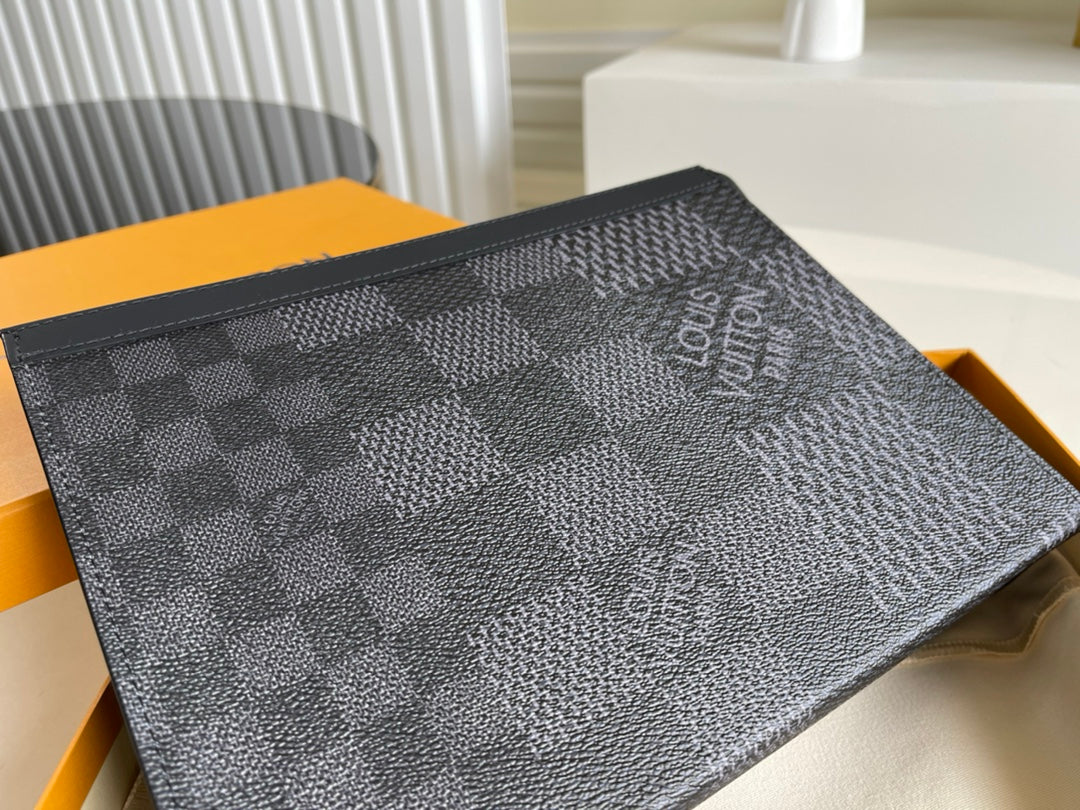 Louis Vuitton Pochette Voyage MM Clutch