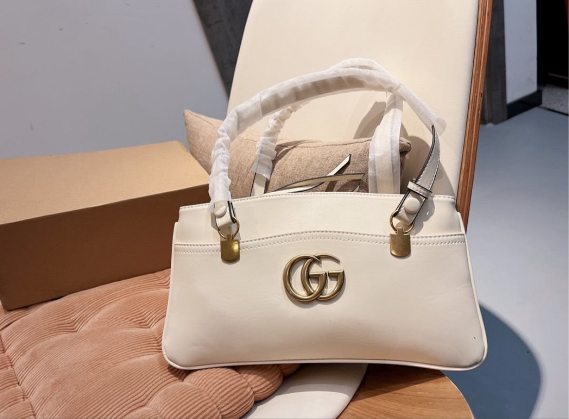 Gucci Woman Handbag Style 11