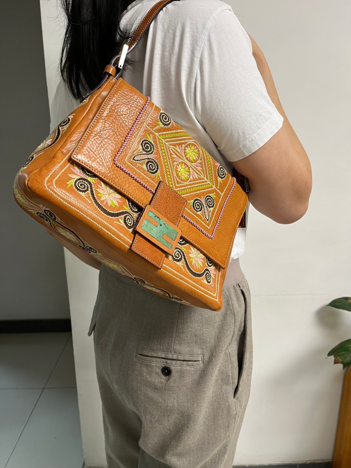 Fendi Mamma Baguette Brown leather with embroidery