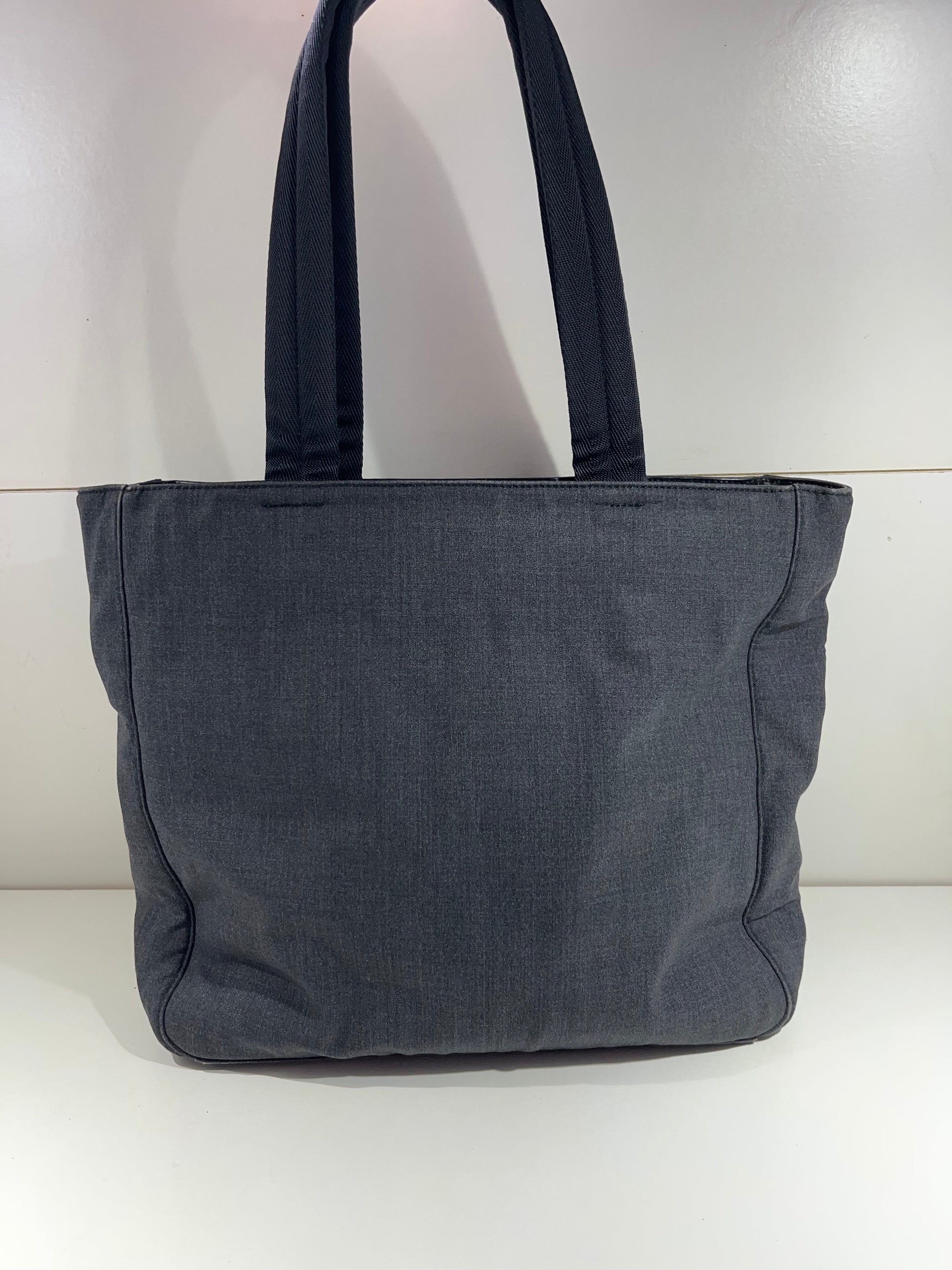 Prada grå Luxury Handbag