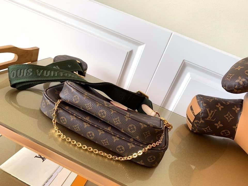 Louis Vuitton Multi Pochette Accessories Clutch