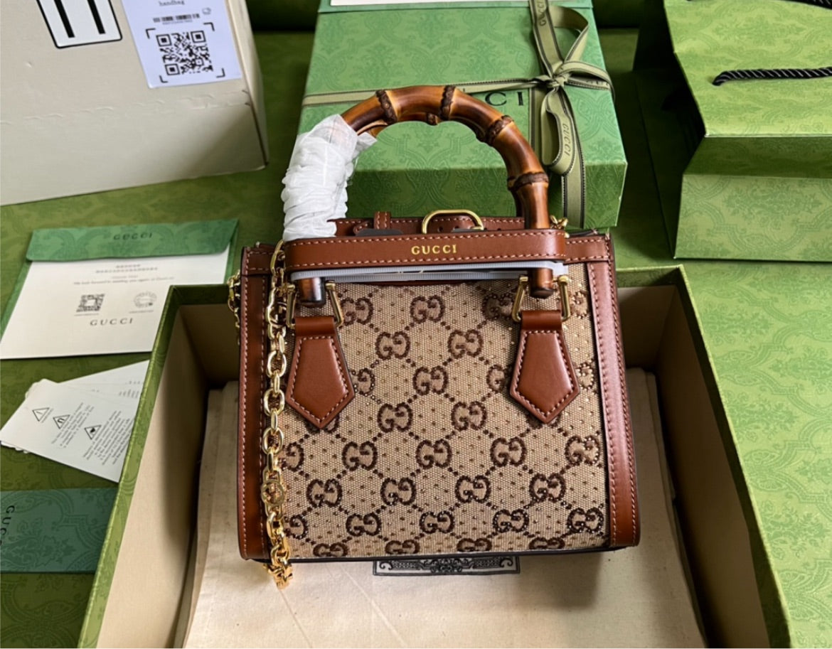Gucci Woman Shoulder Bag Style 18