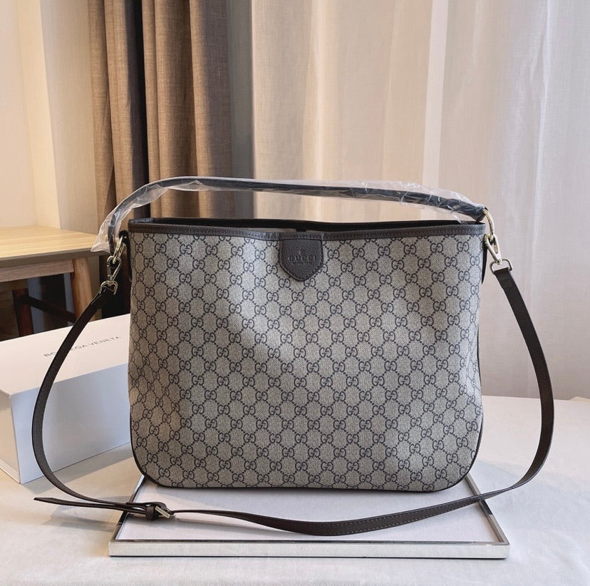 Gucci Woman Shoulder Bag Style 2