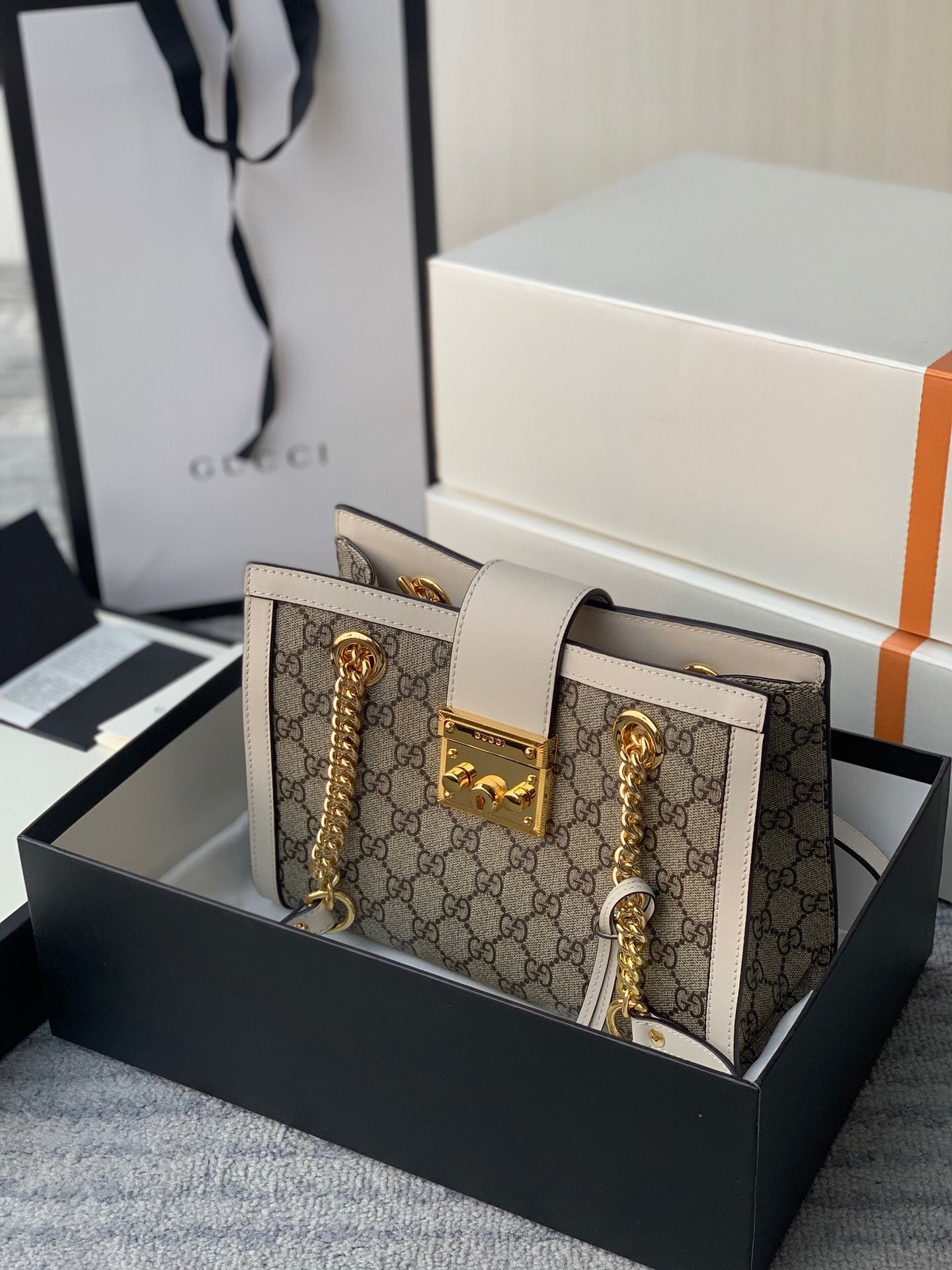 Gucci GG Marmont Pink Leather Chain Shoulder Bag