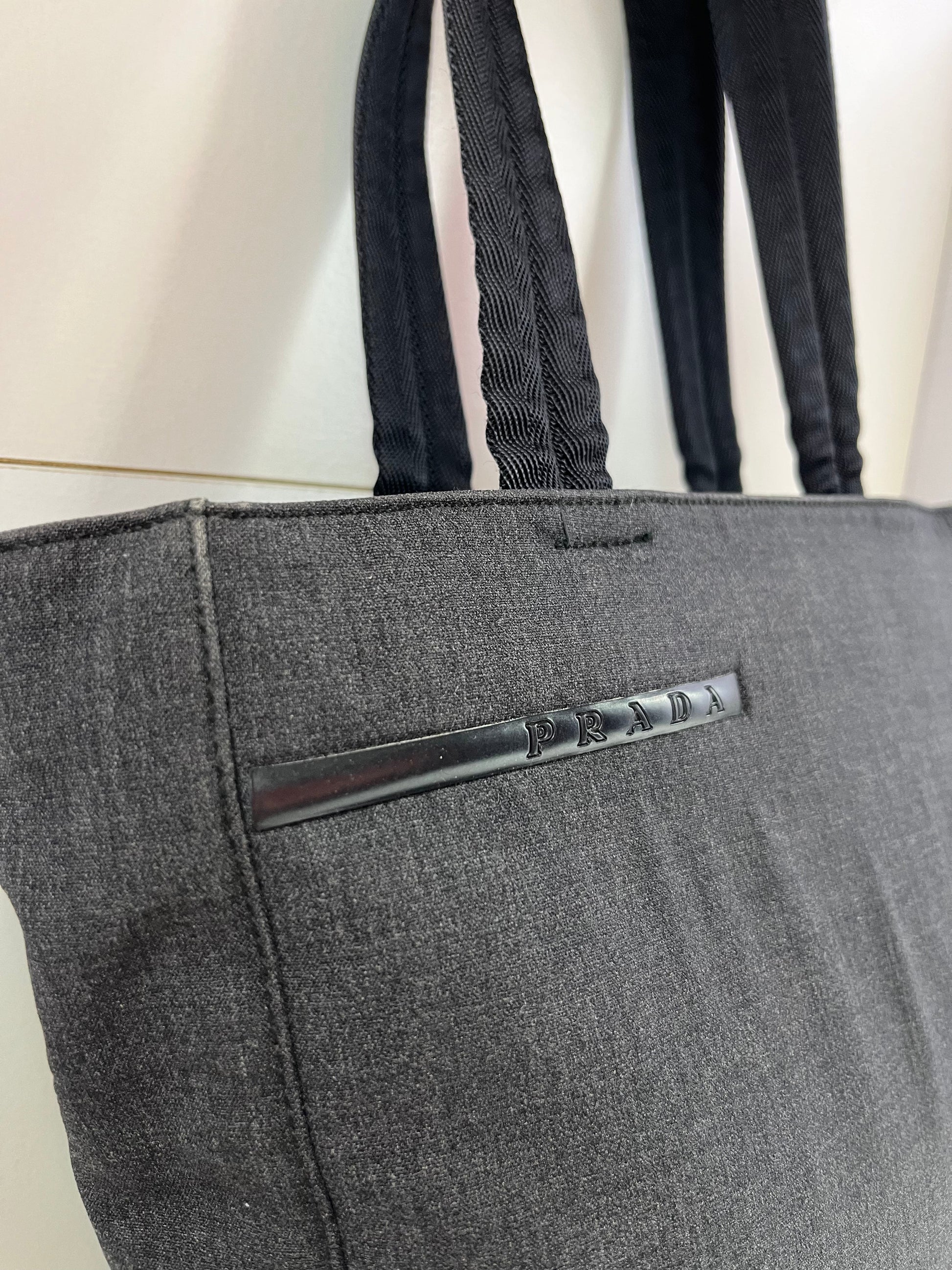 Prada grå Luxury Handbag