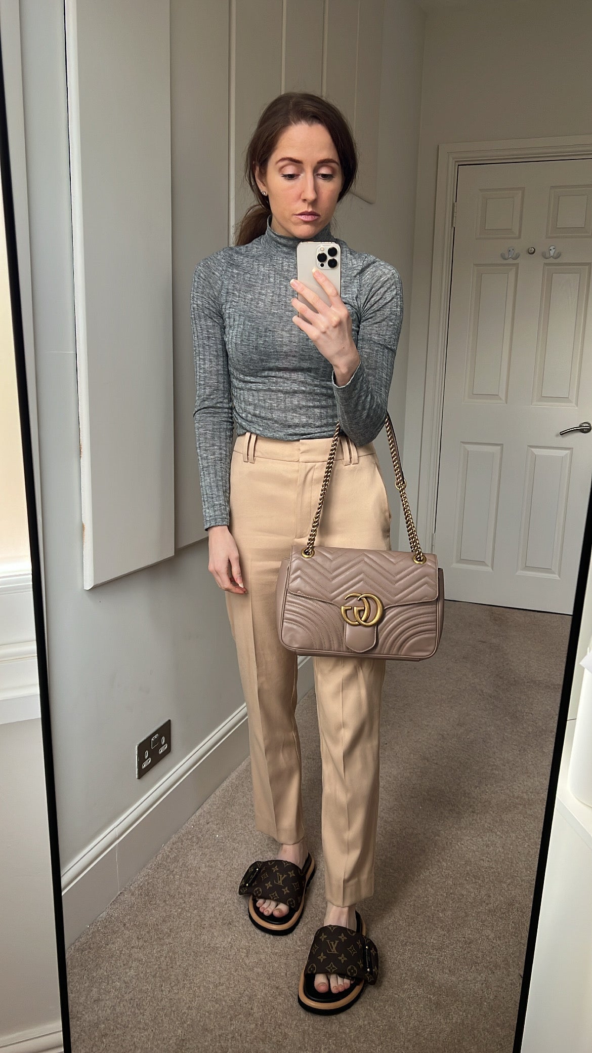 Gucci Chain Leather Shoulder Bag