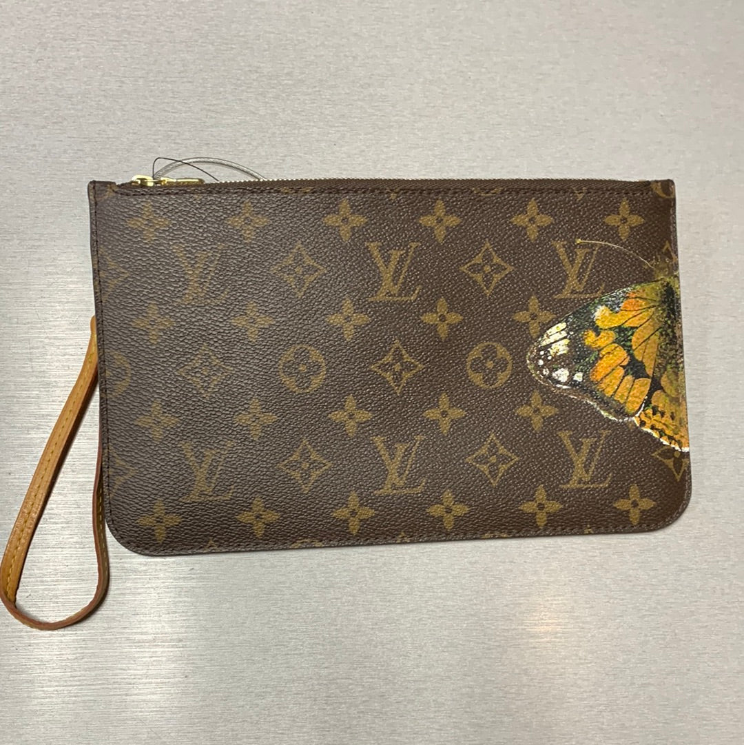 Louis Vuitton Monogram Pochette Clutch