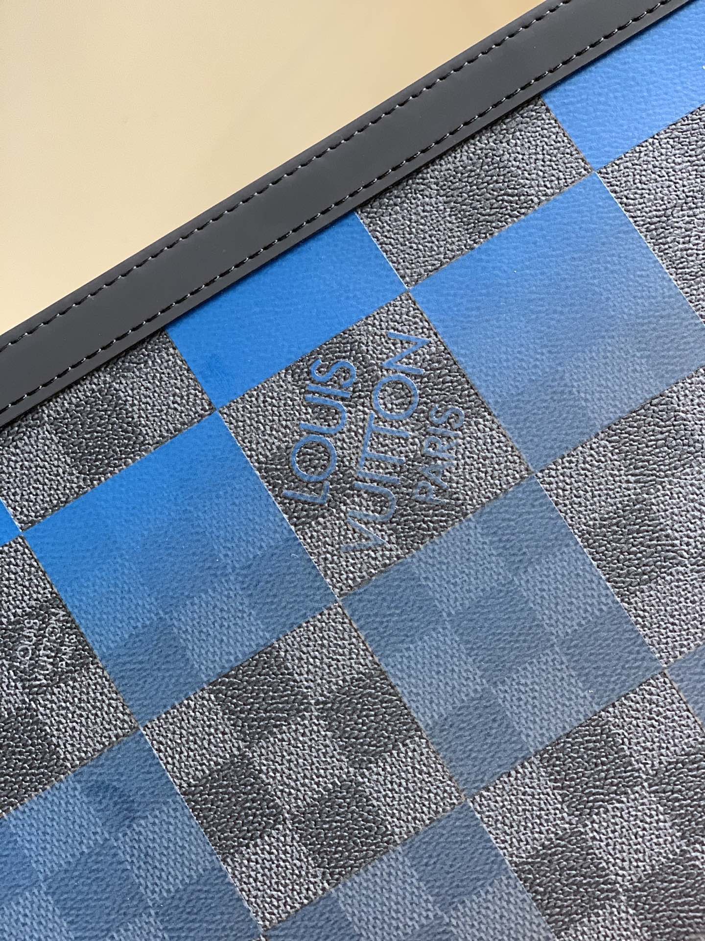 Louis Vuitton Pochette Voyage MM Clutch