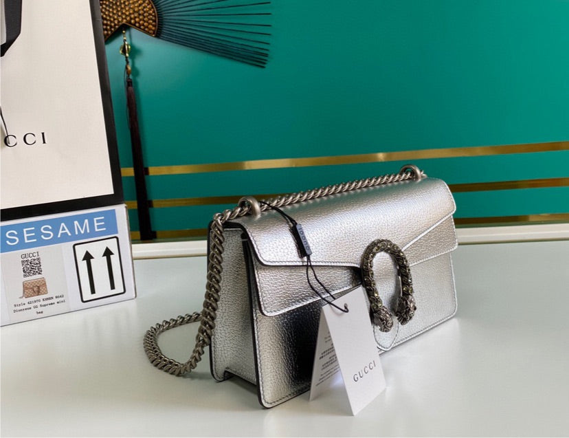 Gucci Silver Leather Shoulder Bag