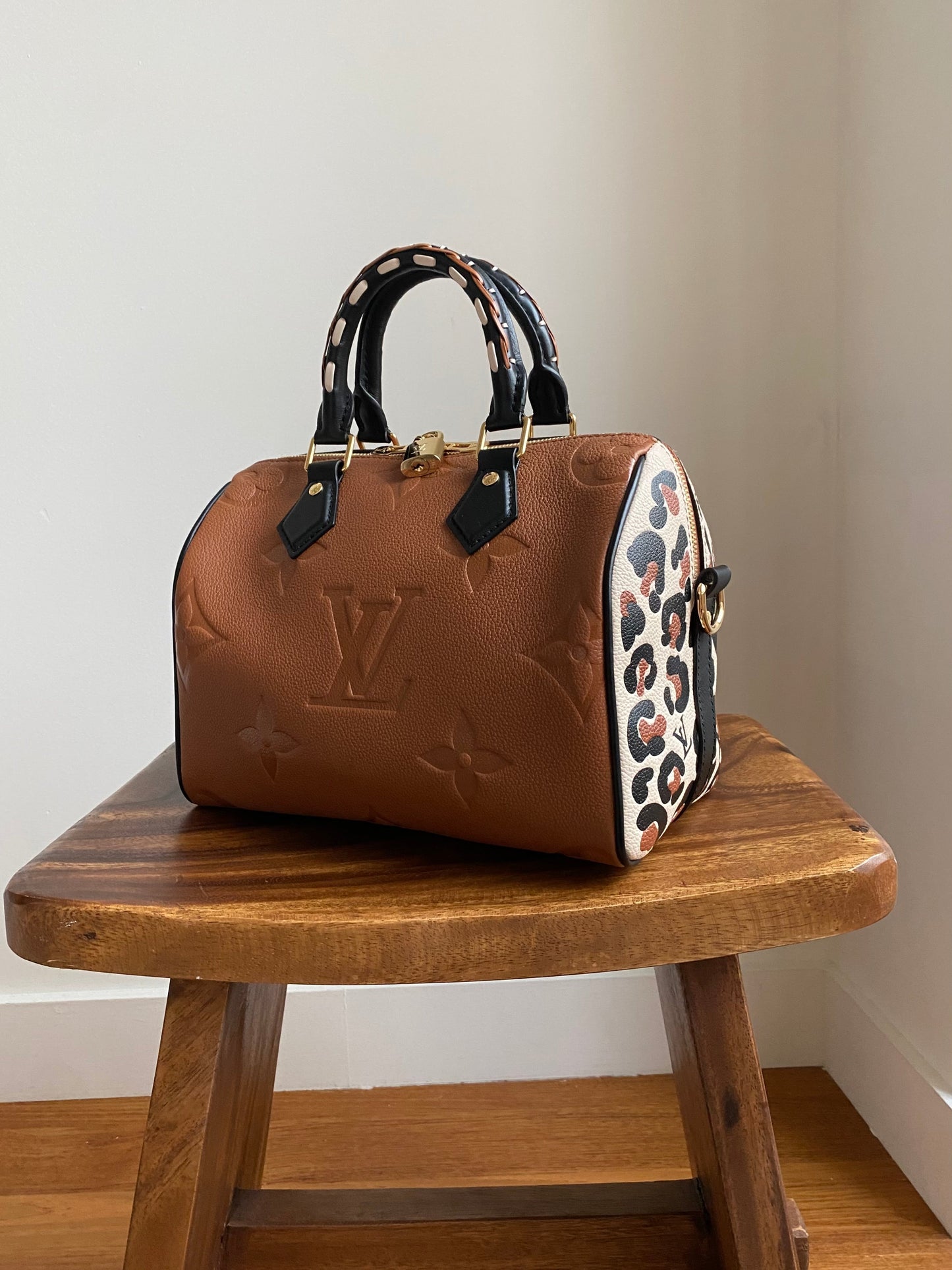 Louis Vuitton Wild at Heart Bandouliere 25 M45840