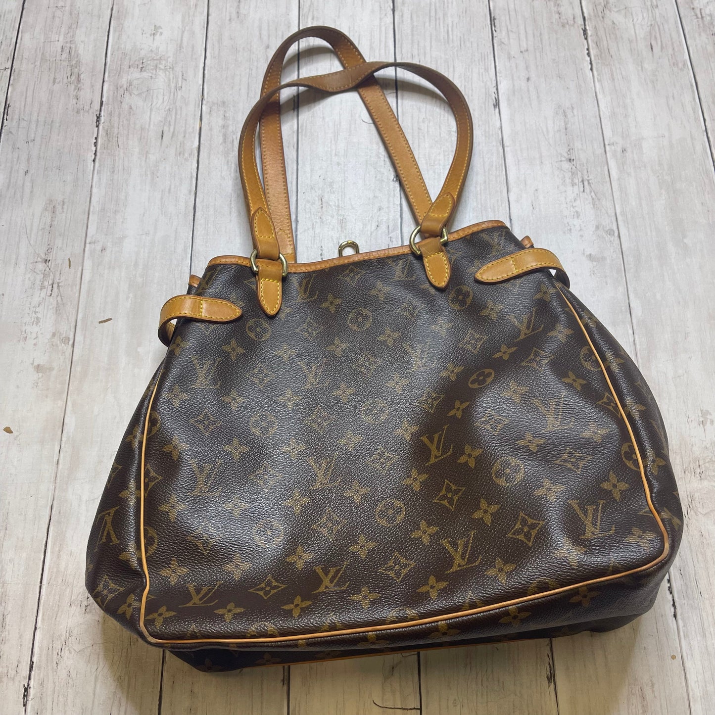 Handbag Luxury Designer By Louis Vuitton Size: Medium