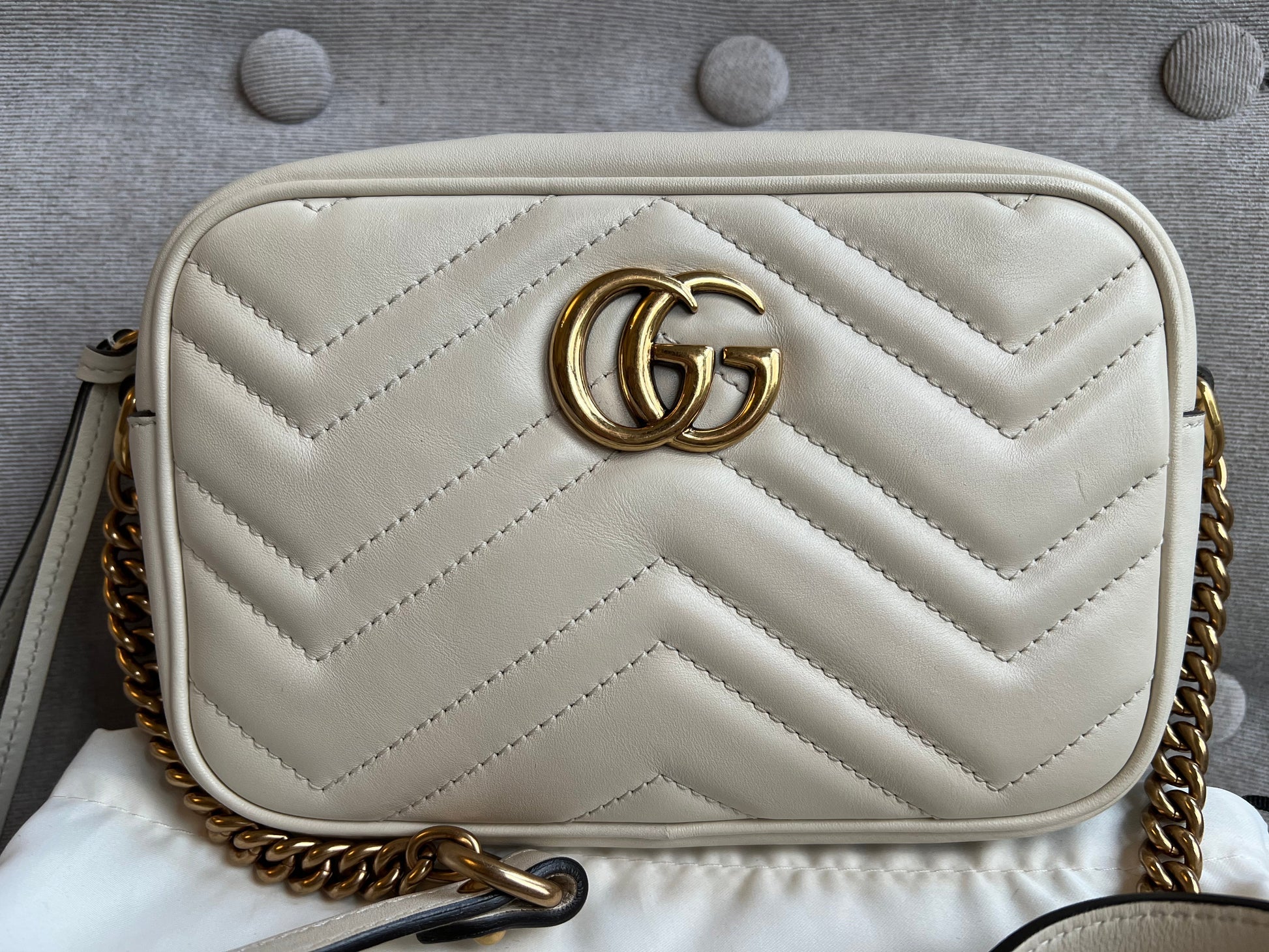 Gucci Chain Leather Shoulder Bag
