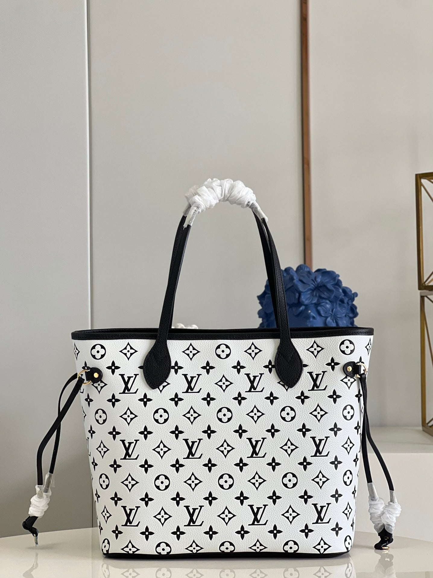 Louis Vuitton Neverfull MM Tote Bag
