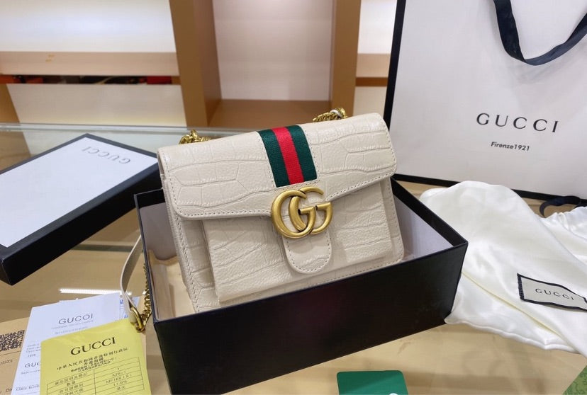Gucci Woman Shoulder Bag Style 8