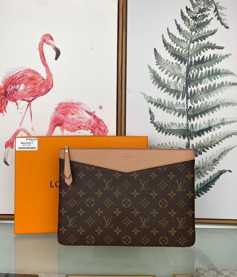 Louis Vuitton Daily Pouch Clutch