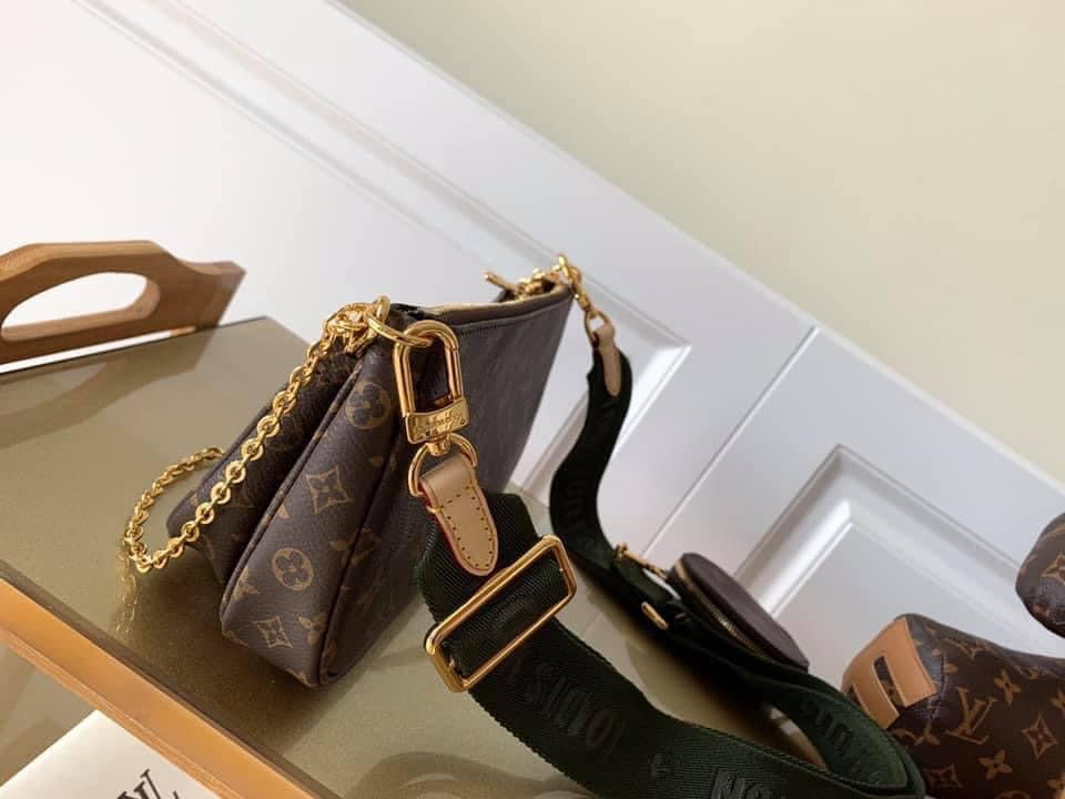 Louis Vuitton Multi Pochette Accessories Clutch