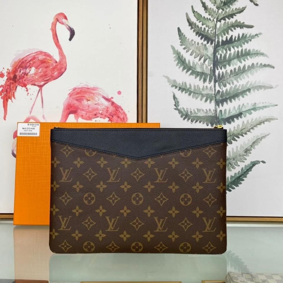 Louis Vuitton Daily Pouch Clutch