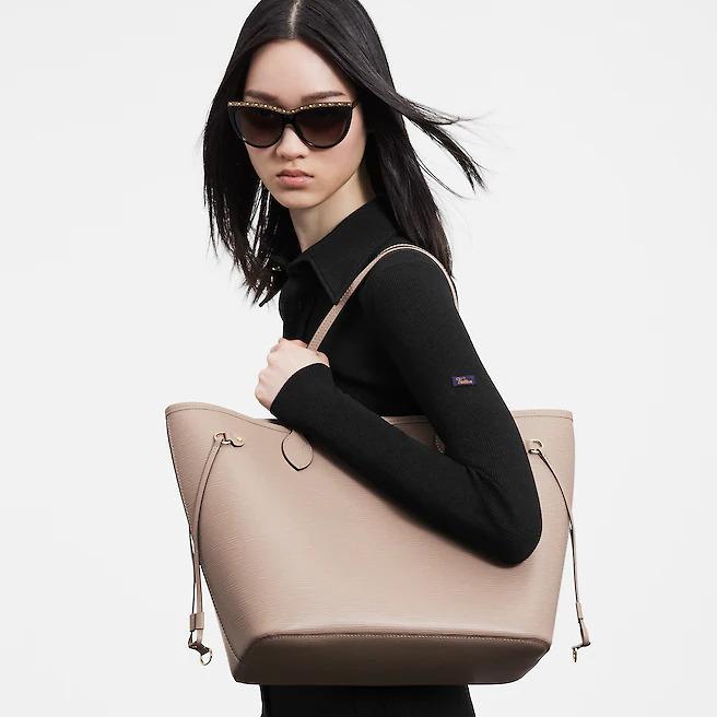 Louis Vuitton Neverfull MM Tote