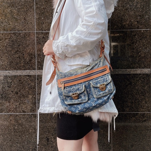 LOUIS VUITTON baggy PM crossbody bag