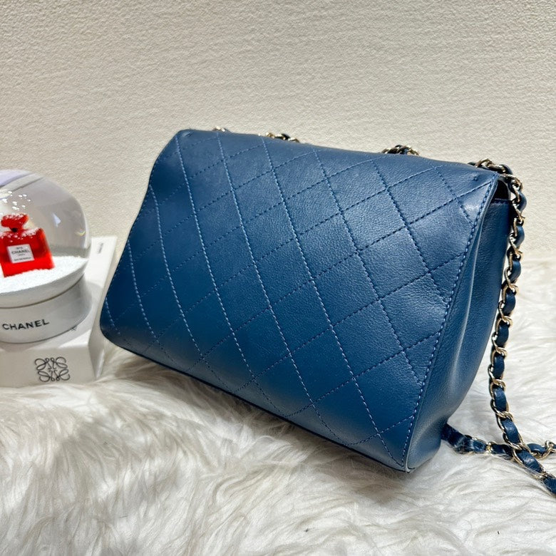Chanel Saddle Handbag Bag - Almora Bags