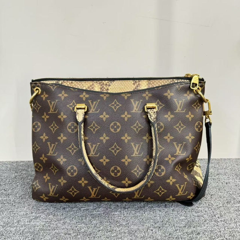 Louis Vuitton Pallas Monogram Brown Handbag