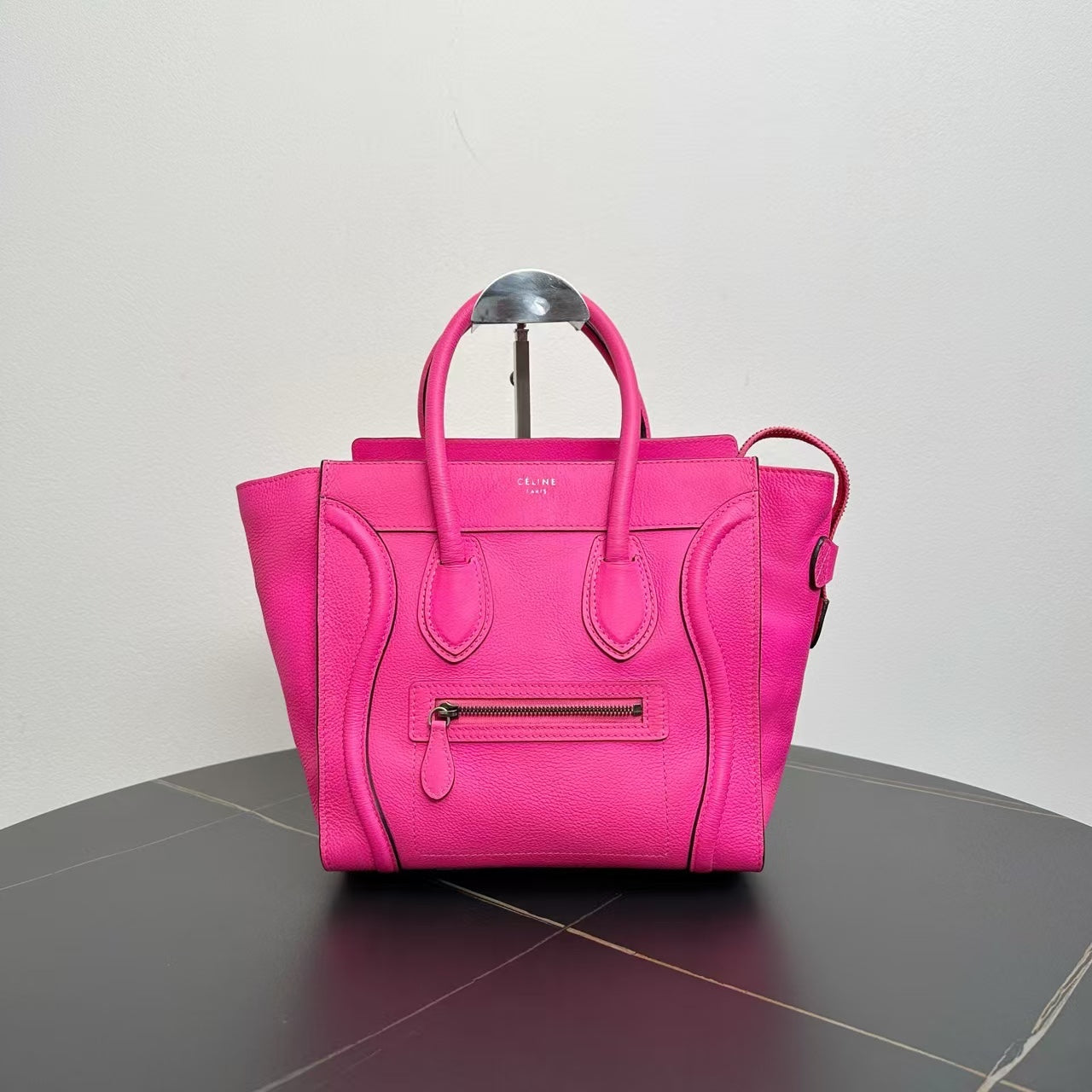 Luxury CELINE Luggage Tote Bag in Pink Leather