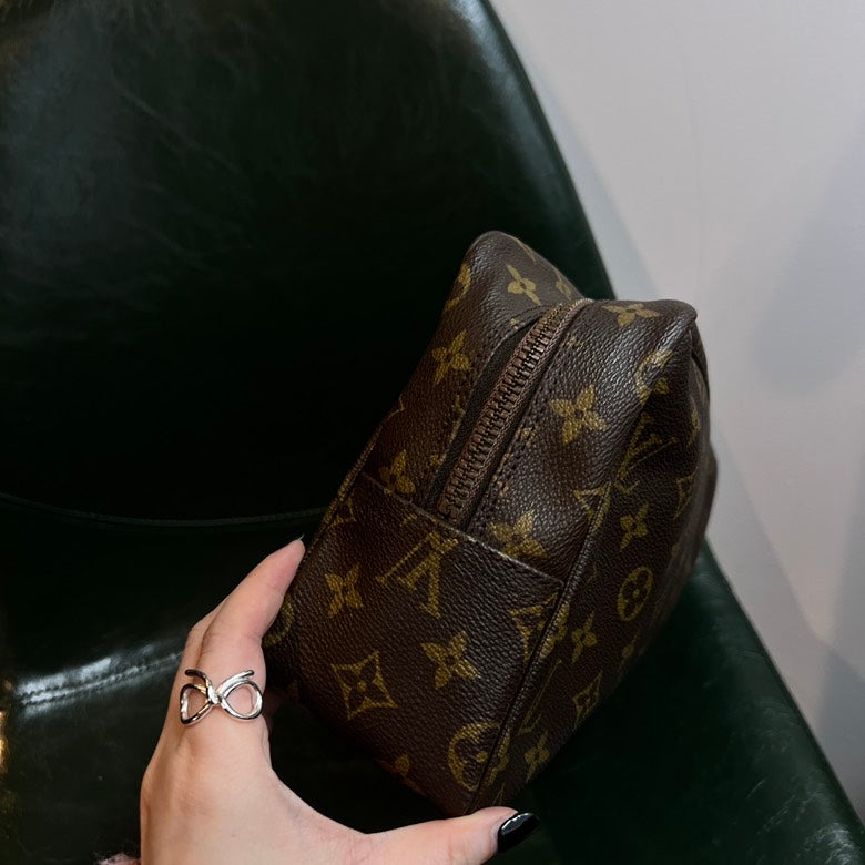 Louis Vuitton Monogram Leather Pouch AF128 in Brown - Clutch