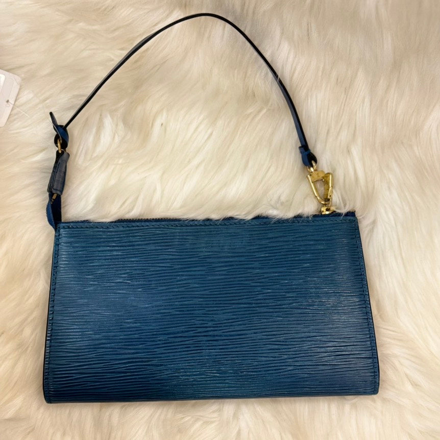 Louis Vuitton Epi Pochette in Blue Leather Shoulder Bag