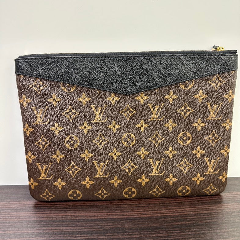 Louis Vuitton Monogram Daily Pouch Black Bag 3360