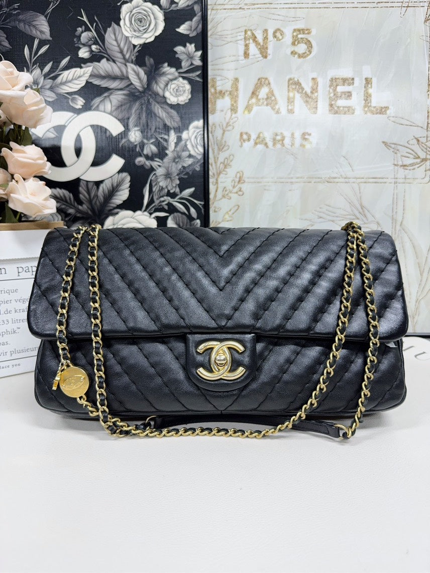 Chanel Shoulder Bag - Almora Bags