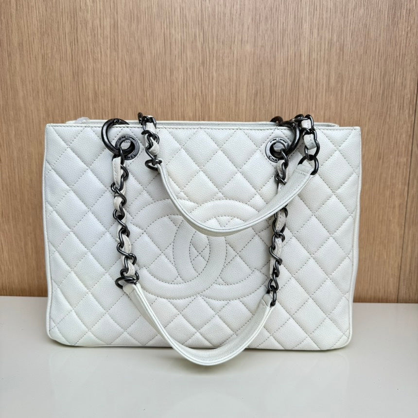 Chanel Shoulder Bag - Almora Bags
