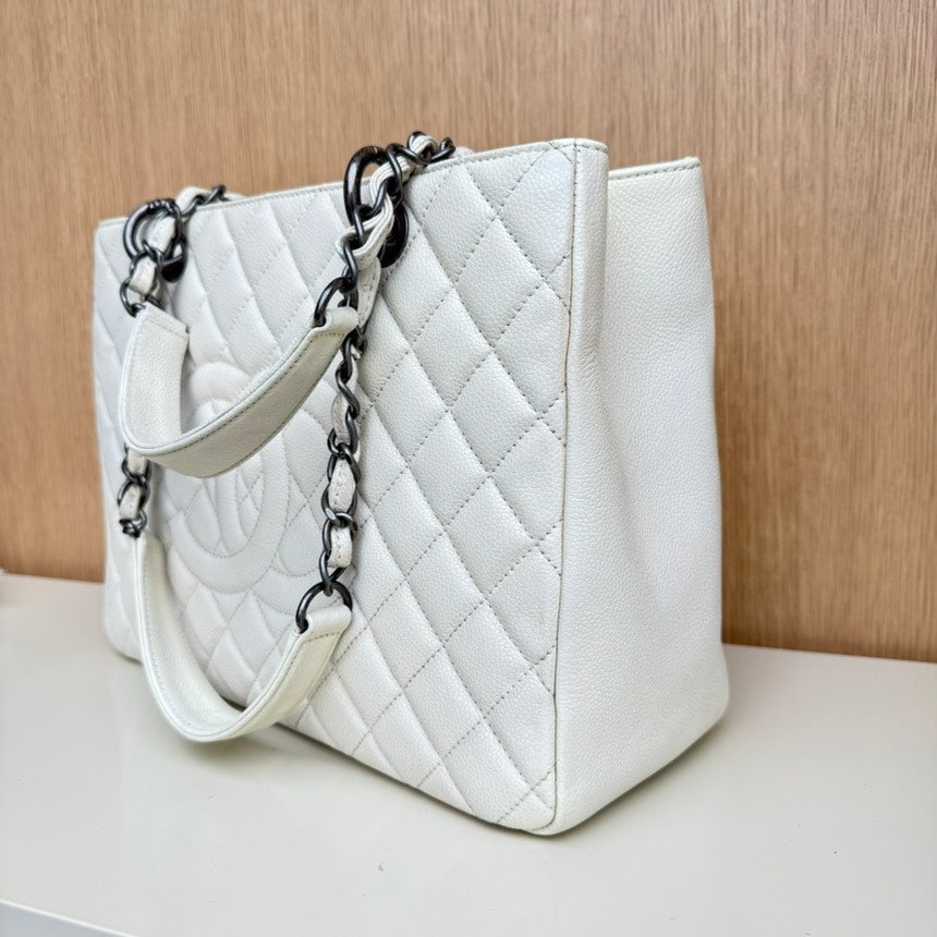Chanel Shoulder Bag - Almora Bags