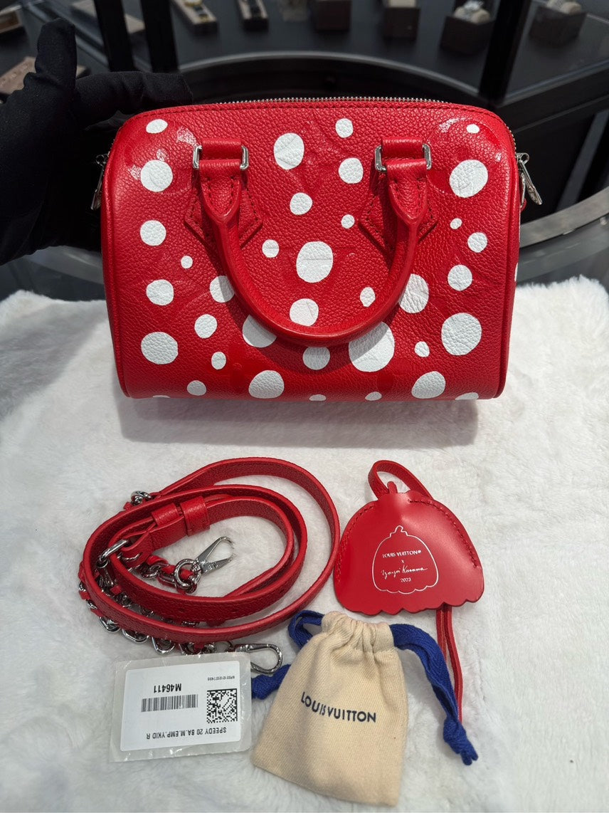 Un Louis Vuitton limit bag HBG