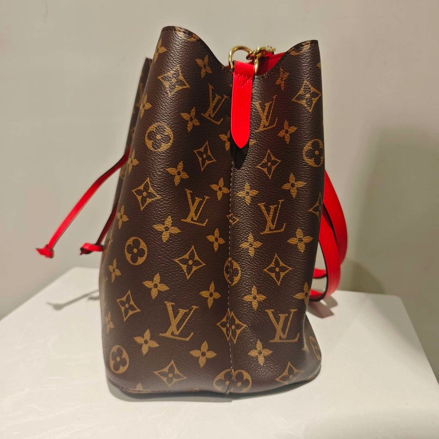 Louis Vuitton Neo Noe bucket bag