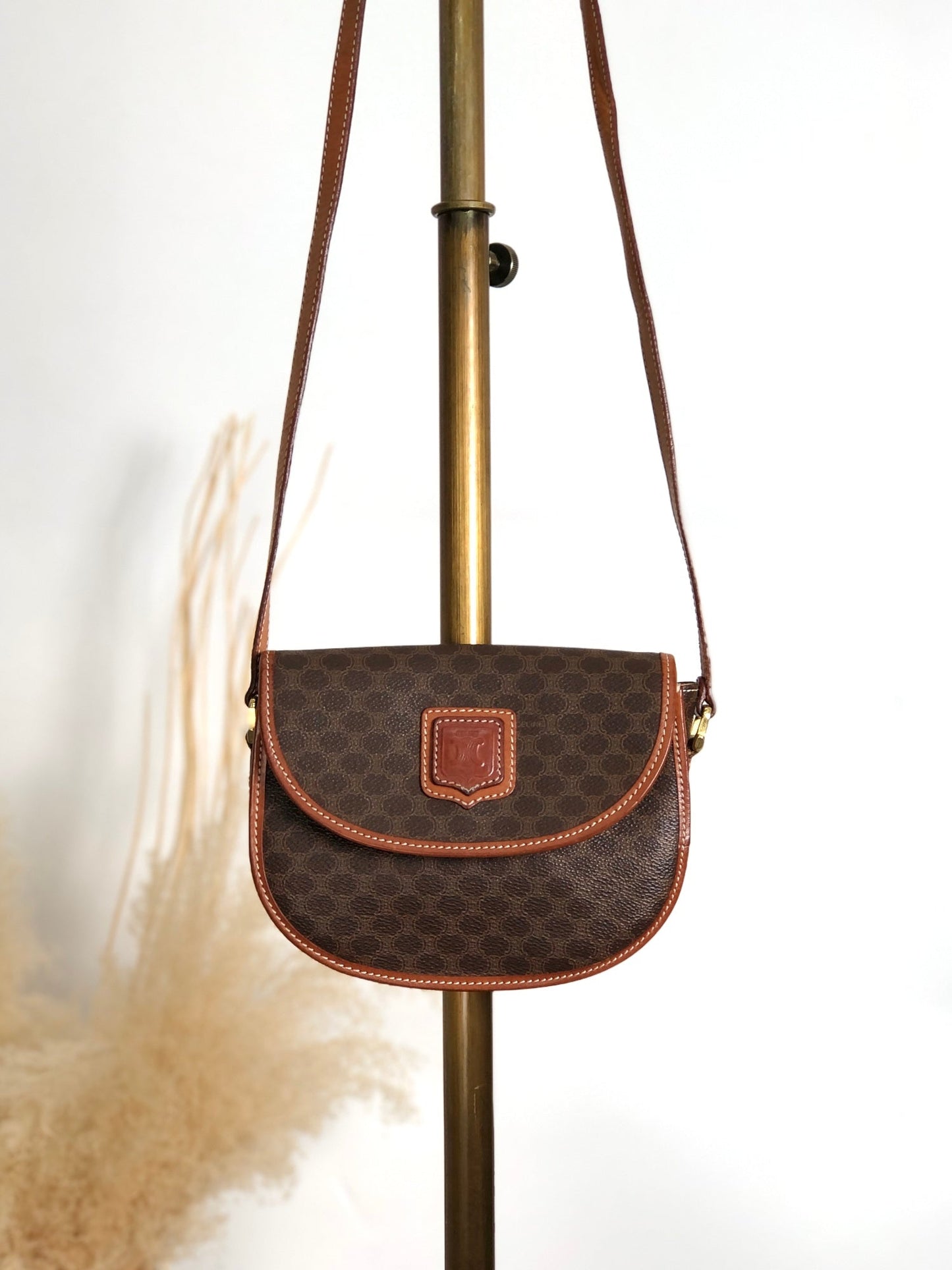 CELINE Round Shoulder bag Brown v54uj5