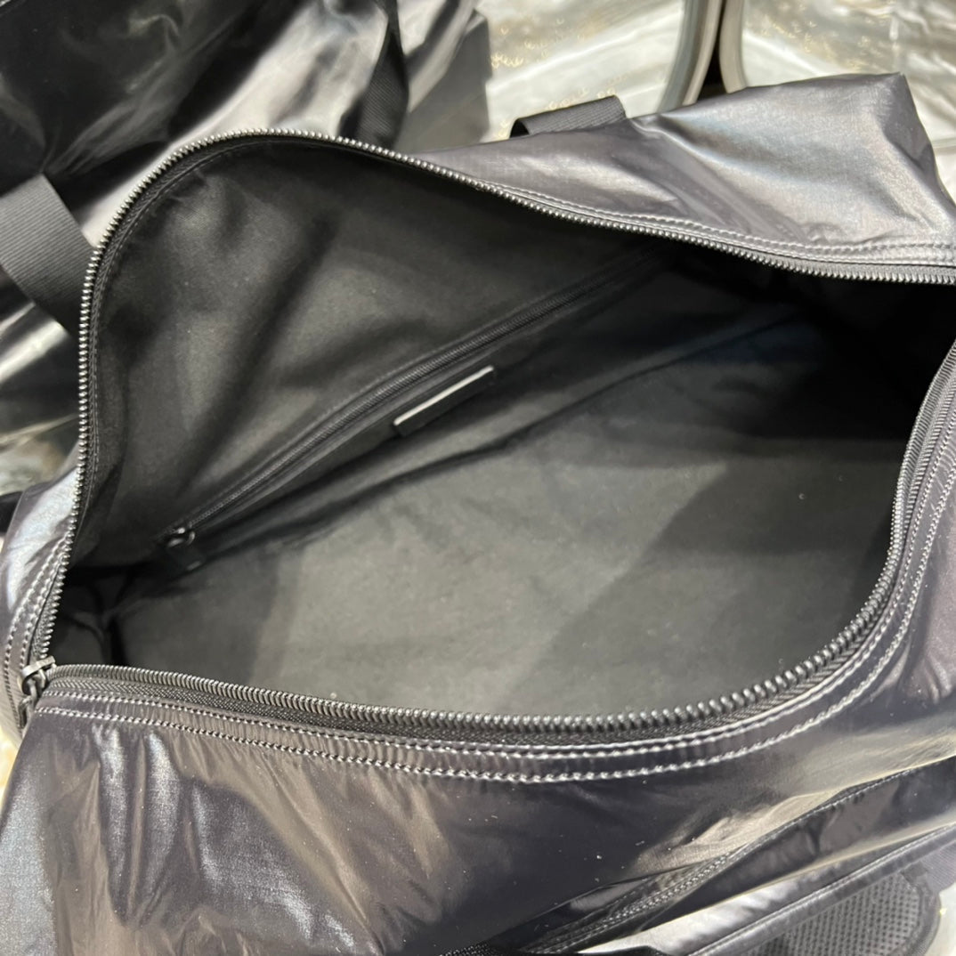 Yves Saint Laurent Nuxx Duffle Sliver