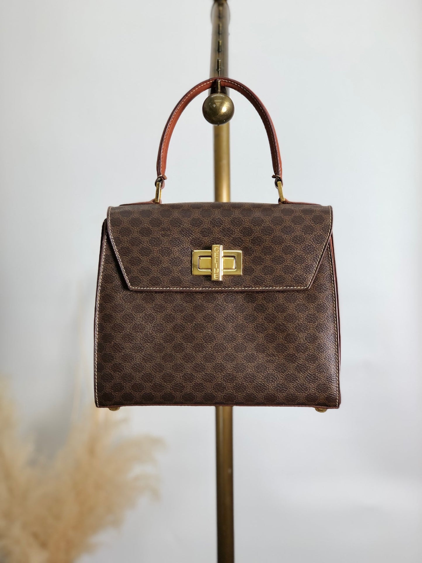 CELINE Macadam Turn Lock Handbag Brown in5yfj